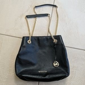 Michael Kors Black MD Messenger Leather purse
